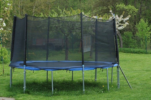 trampolína se sítí.jpg
